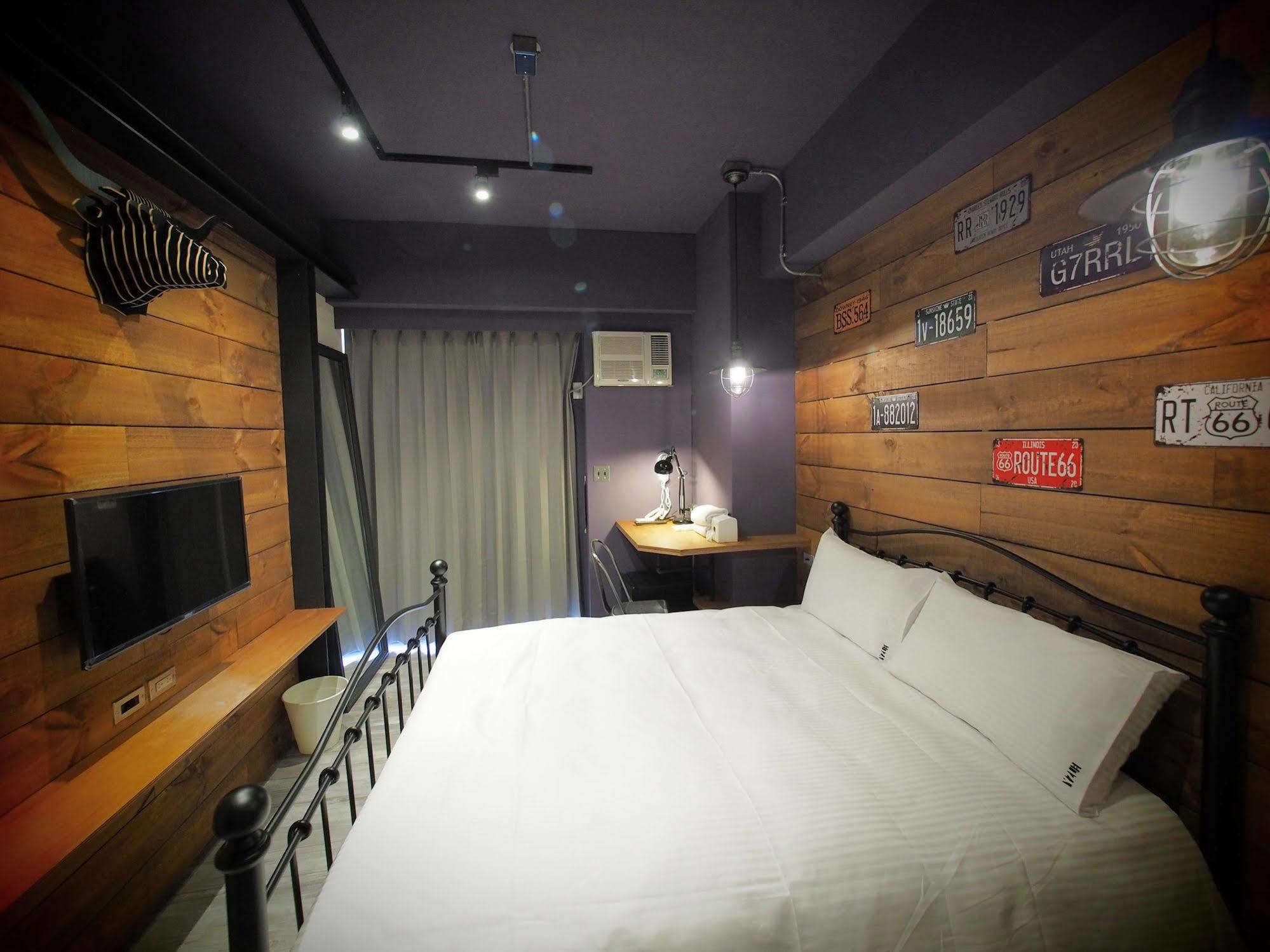 Loft Hostel Fengjia Taichung Exterior foto