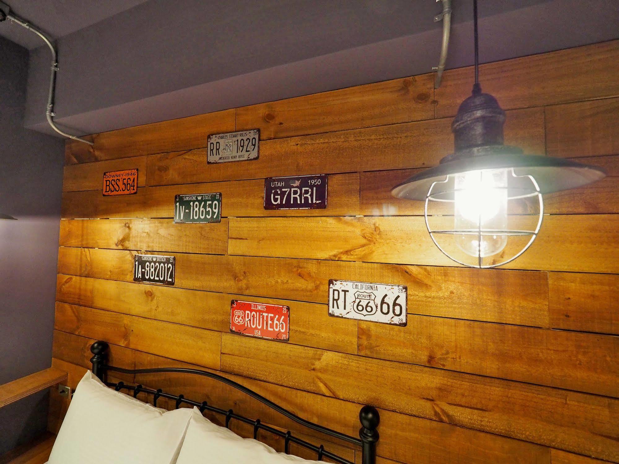 Loft Hostel Fengjia Taichung Exterior foto
