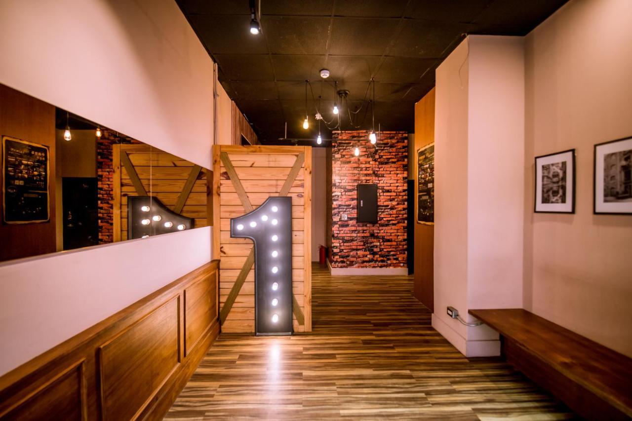 Loft Hostel Fengjia Taichung Exterior foto